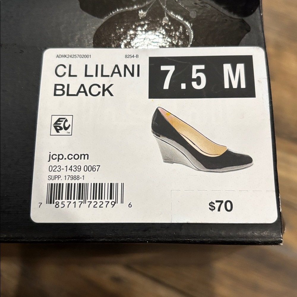 Chinese Laundry Shiny Black Wedges - Picture 8 of 9